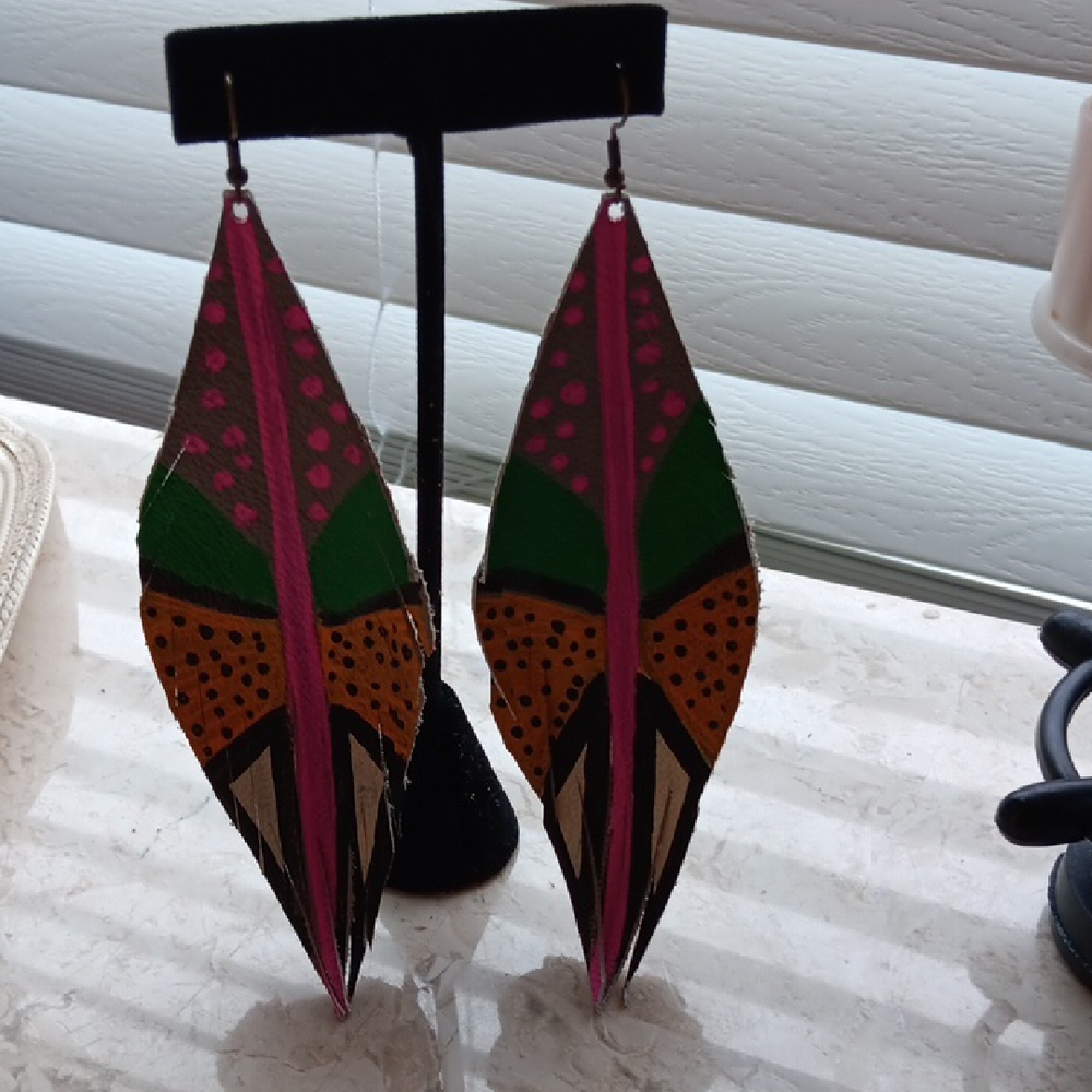 Pink Sequin Cap And Leather Earrings - image 3